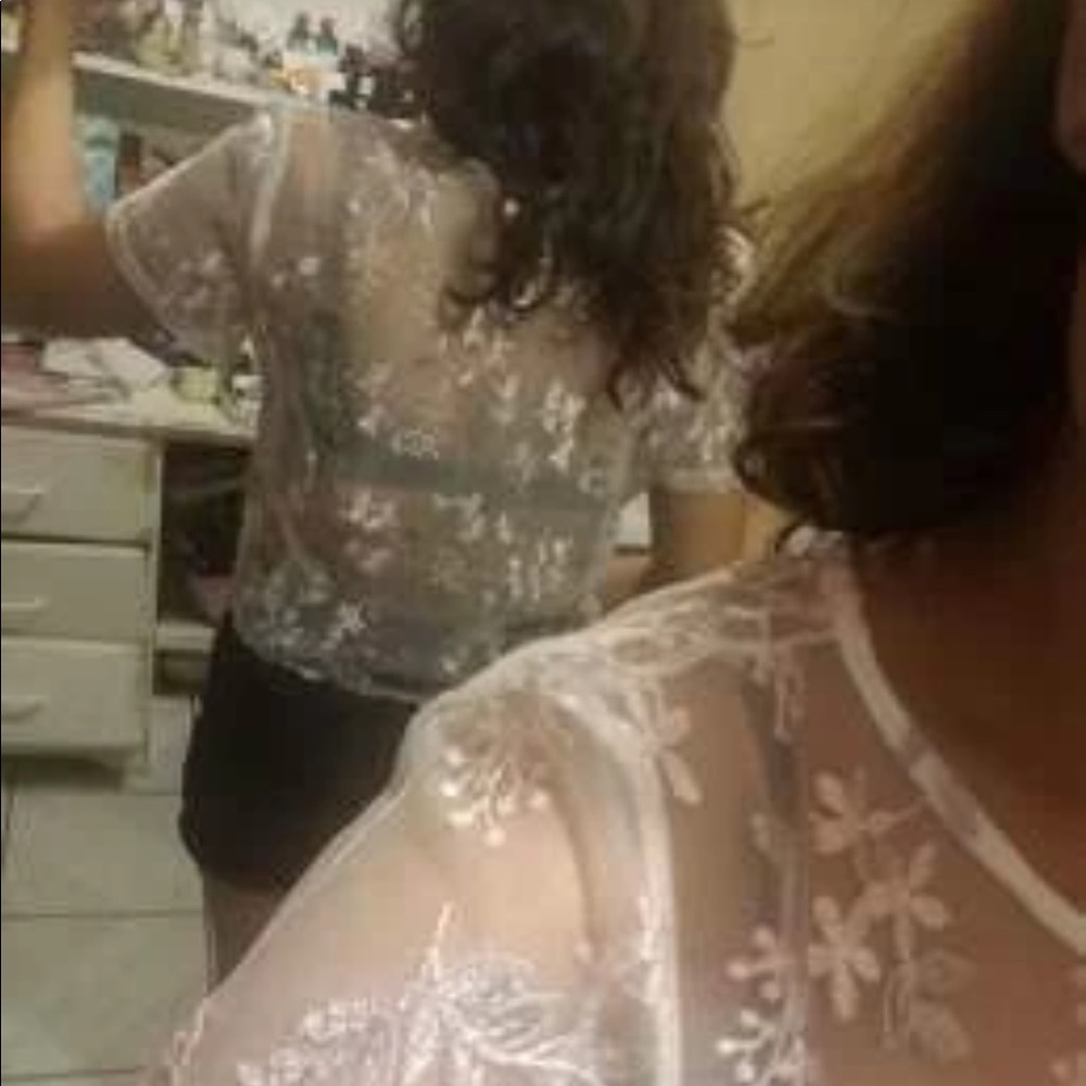 Floral embroidered mesh crop top - Picture 8 of 8